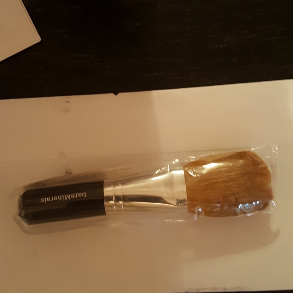 Bare Minerals foundation brush
